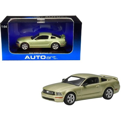 2005 mustang diecast