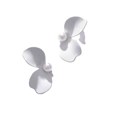 SOHI Women's White Petal Stud Earrings