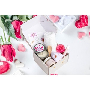 Lizush - Cute LOVE Special Gift Box, Natural Skincare Gift Box, Mother's Day Gift, BFF, Sister - 1 of 4