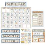 Eureka A Close-Knit Class Calendar Set Bulletin Board Set (EU-847788)