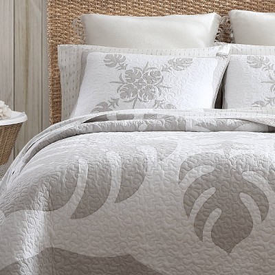 Molokai Island Inspired Reversible Cotton Full Quilt Set in Gray