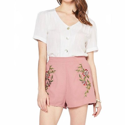 Women's Floral Embroidered Shorts - entro