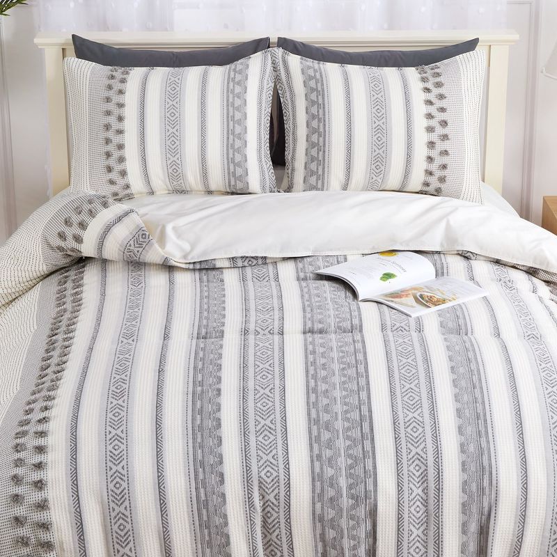 Yarn-Dyed Jacquard Cotton Duvet Cover Set with Waffle and Tufted Dots, 2 of 8