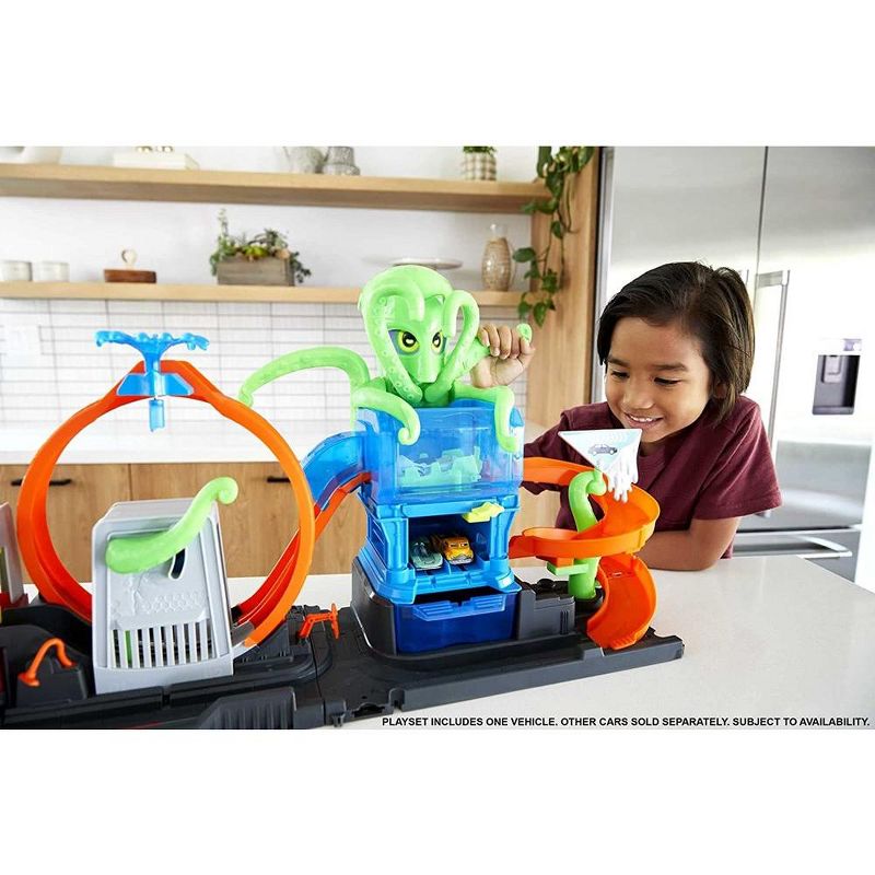 Hot Wheels Ultimate Octo Carwash Playset, 2 of 7