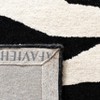 Soho SOH717 Hand Tufted Indoor Rugs - Safavieh - 4 of 4