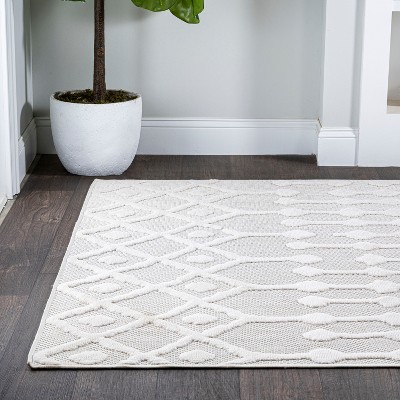 Ivory Diamond 4' x 6' Handmade Synthetic Indoor/Outdoor Rug