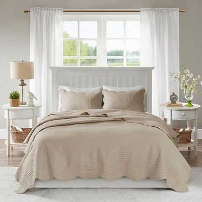 3 Pcs Elegant Reversible Scalloped Edge Quilt Set, Antimicrobial Elegant Touch Bedding for Hot Season, Classic Stitch Pattern Farmhouse Style Bed Set