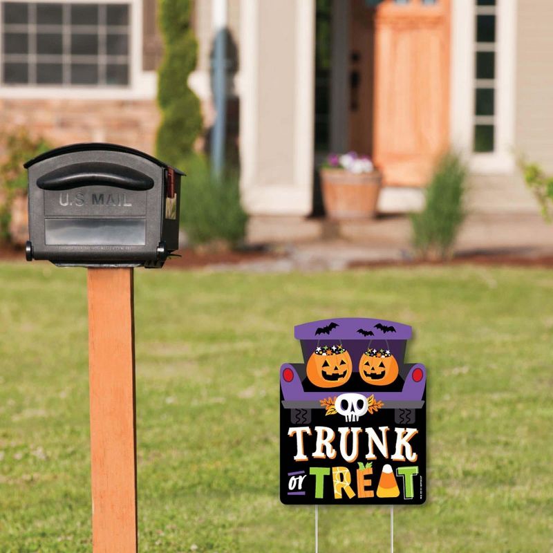 Big Dot of Happiness Trunk or Treat - Outdoor Lawn Sign - Halloween Car Parade Party Yard Sign - 1 Piece, 2 of 9