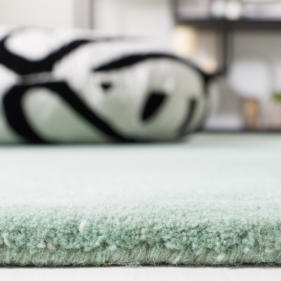 Green 4' x 6' Hand Tufted Wool Area Rug