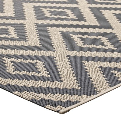 Elegant Geometric Diamond Trellis 5x8 Gray Synthetic Area Rug