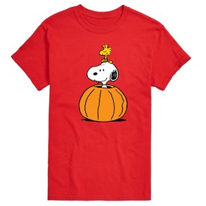 Men's - Peanuts - Snoopy Woodstock Pumpkin Short Sleeve Graphic T-Shirt - 1 of 4