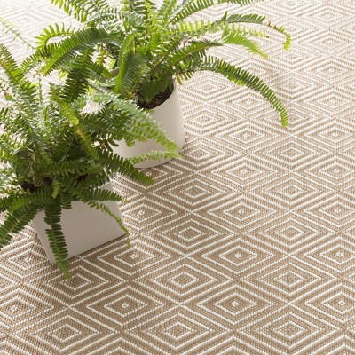 Khaki and White Diamond Pattern 6' x 9' Reversible Rug