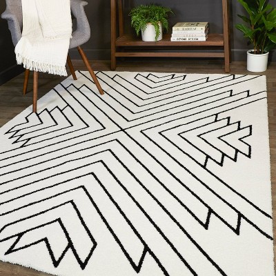 Luxurious White Synthetic 5' x 7' Easy-Care Geometric Rug