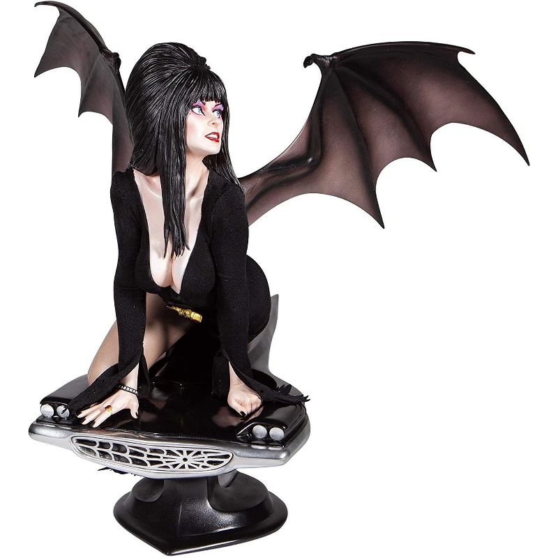 Enesco Elvira Mistress of the Dark Quarter Scale High End Statue, 2 of 5