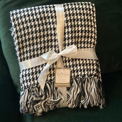 Black Houndstooth Throw (50