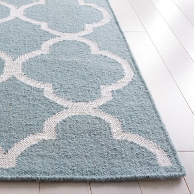 Safavieh Blue and Ivory Wool Geometric 6' x 9' Area Rug