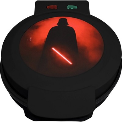 Uncanny Brands - Star Wars Darth Vader Waffle Maker