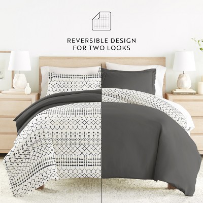 Gray and White Geometric Pattern King/Cal King Duvet Cover Set