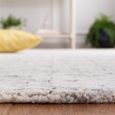 Gray Hand-Tufted Wool and Viscose 4' x 6' Area Rug
