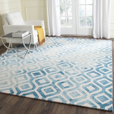 Handmade Ivory Wool Square Tufted Area Rug - 7'x7'