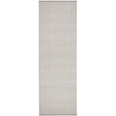 Platinum and White Diamond Pattern 4' x 6' Reversible Rug