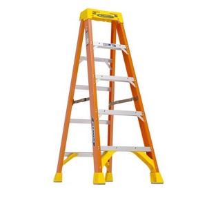 Werner 5 ft. H Fiberglass Step Ladder Type IA 300 lb. capacity - 1 of 4