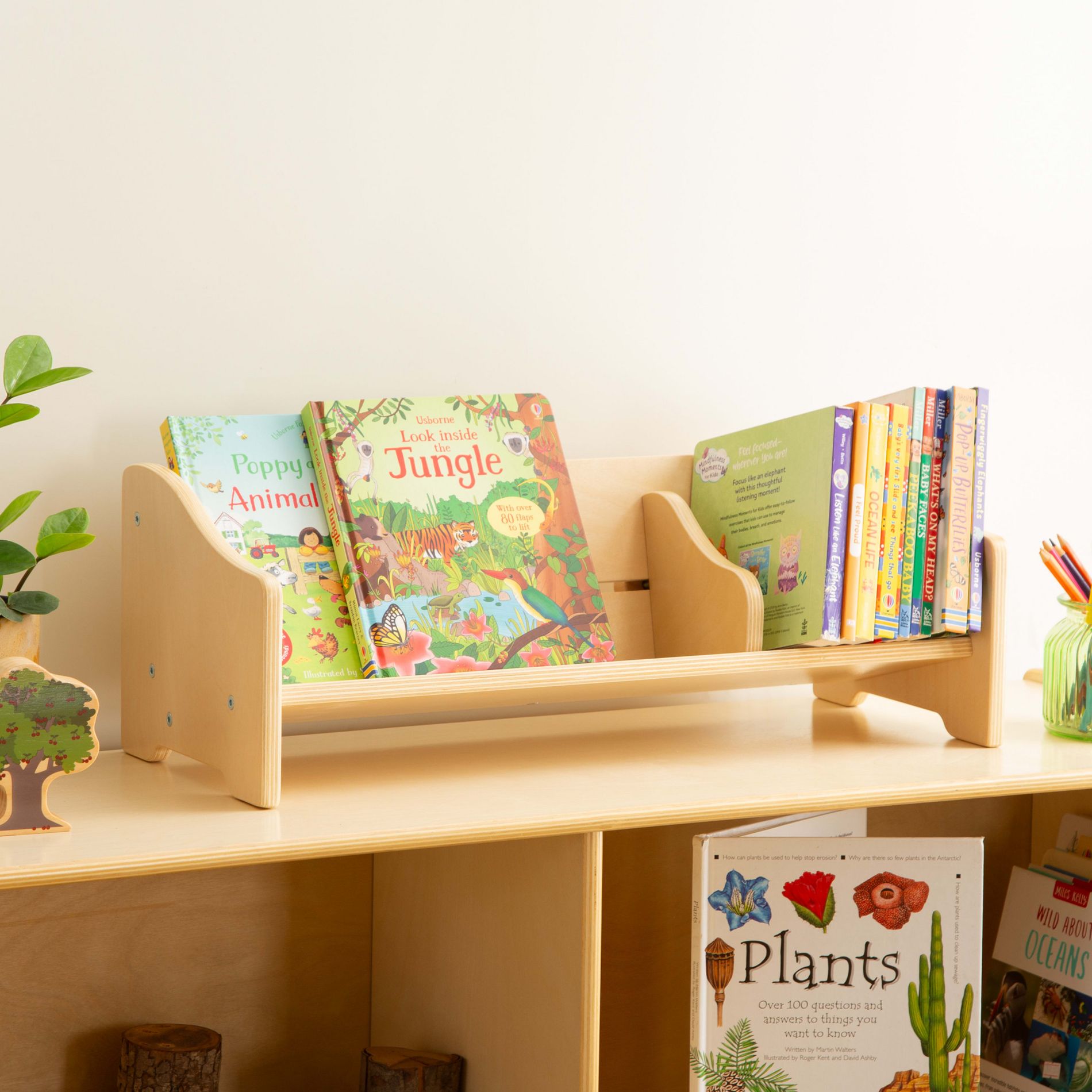 Guidecraft Tabletop Book Browser - Natural: Kids Classroom and Playroom Book Display and Book Storage