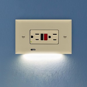 SnapPower GuideLight 2 PLUS Horizontal Wall Plate Night Light - 1 Pack - 1 of 4