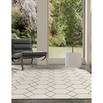 Ivory Rectangular Synthetic Trellis Area Rug 7' x 10'