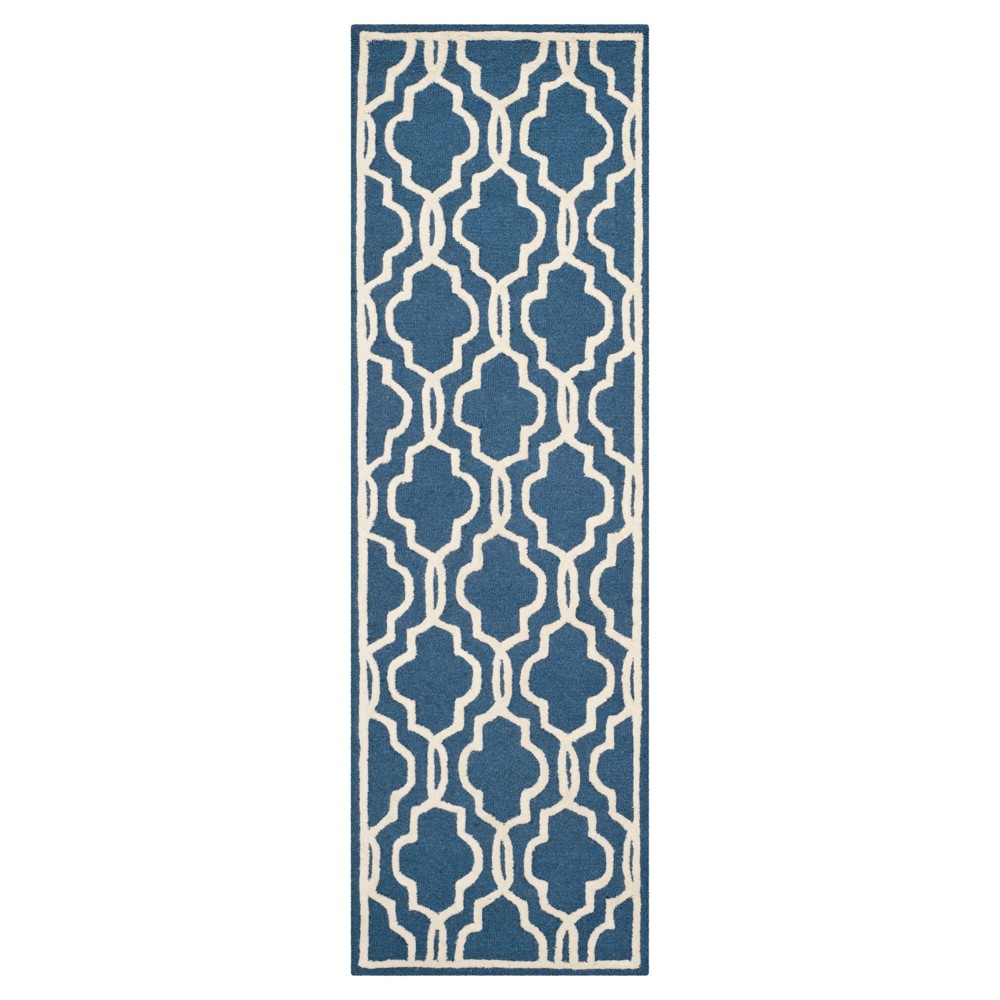 Langley Textured Rug - Navy/Ivory (2'6inx8') - Safavieh