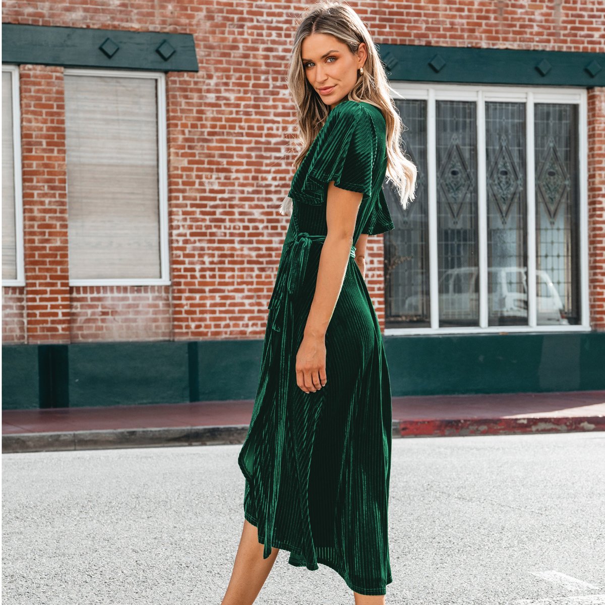 Женские платья Cupshe Women's Festive Ribbed Velvet Belted Midi Fall Dress-S-Green — фото 2