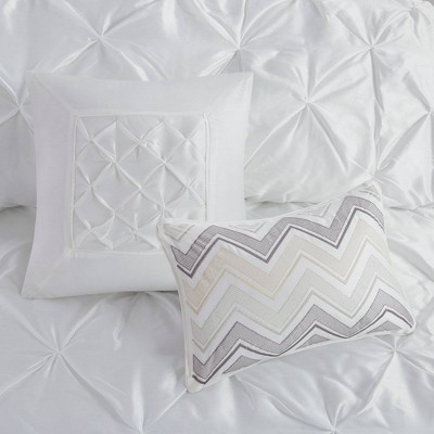 White Full 7-Piece Tufted Comforter Set with Shams