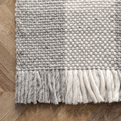 Ellis Farmhouse Plaid 5'x8' Gray Synthetic Easy-Care Area Rug