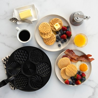 Black Cast Aluminum Patterned Pancake Pan with Handle