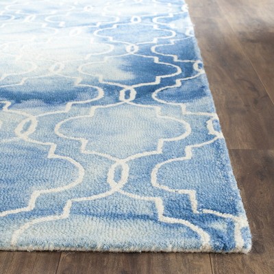 Ivory and Blue Hand-Tufted Wool 6' x 9' Area Rug