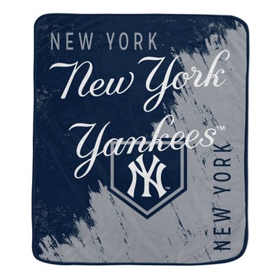 MLB New York Yankees Painted Plate Ultra Soft Blanket