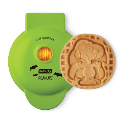 Dash x Peanuts Snoopy Vampire Mini Waffle Maker
