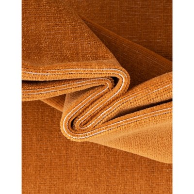 5 ft Round Orange Synthetic Easy Care Area Rug