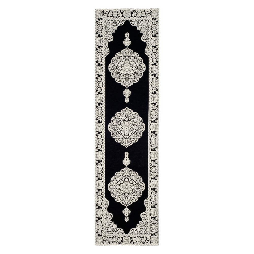 2'3inx6' Medallion Runner Black/Ivory - Safavieh