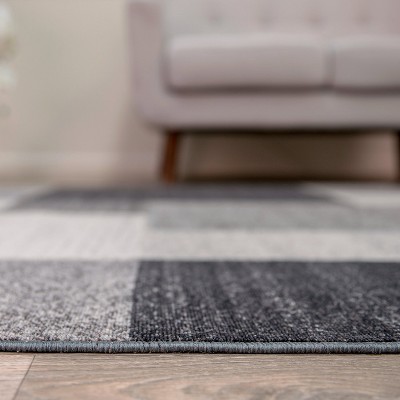 Gray Geometric Non-Slip Washable Synthetic Area Rug 20" x 30"