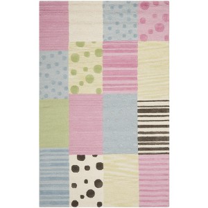 Safavieh Kids SFK321 Hand Tufted Indoor Rug - Safavieh - 1 of 4