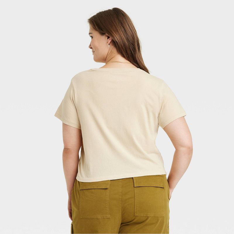 Women's 3pk Shrunken Short Sleeve T-Shirt - Universal Thread™, 4 of 5