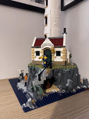 LEGO Ideas Motorized Lighthouse 21335 Adult Model Building Kit, Complete  with Rotating Lights, Quaint Cottage and a Mysterious Cave, Creative Gift
