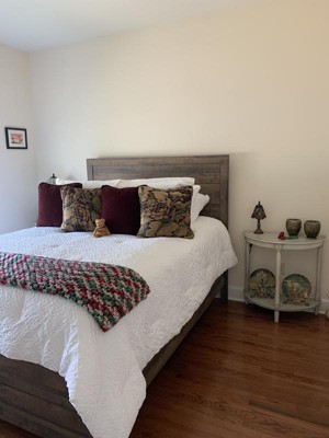 Guest review image 1 of 3, zoom in