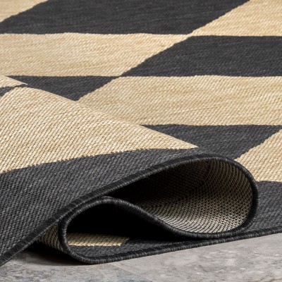 Sabina Dark Gray and Beige Synthetic Diamond Trellis 8' x 10' Area Rug
