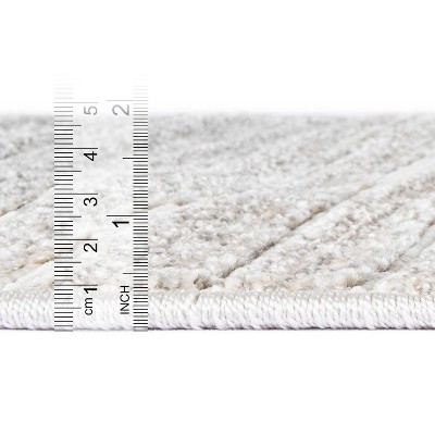 Easy-Care Stain-Resistant Light Gray Synthetic Outdoor Runner