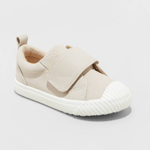 Tan canvas clearance sneakers