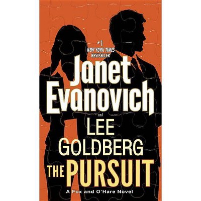 Pursuit: A Fox and O'Hare Novel FEB17NRBS 02/28/2017 - Janet Evanovich (Paperback)