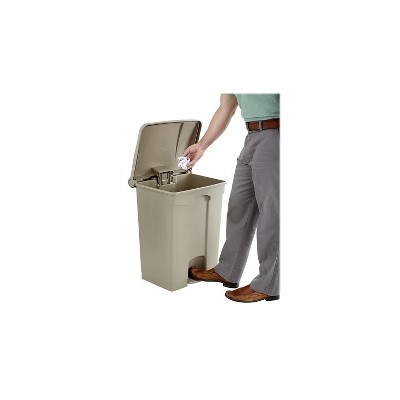 Tan Plastic Step-On Trash Can with Lid, 17 Gallon
