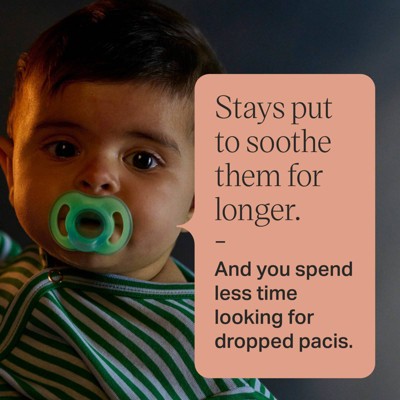Tommee Tippee Ultra-light Day and Night Pacifiers - One-Piece Silicone Design - 4pk 0-6m